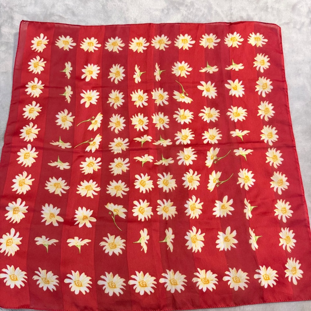 Made in Italy Floral Scarf Red White Daisy 20" Square Hair, Neck, Purse Wrap